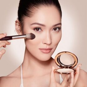AIRBRUSH BRIGHTEN & BLUR ON THE GO Ansiktskit