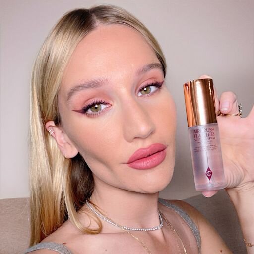 CHARLOTTES PRISBELÖNADE TRIO FÖR EN STRÅLANDE HUD – Hudvårdskit & MAKEUP-KIT