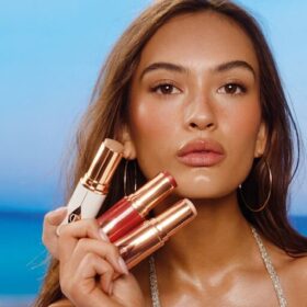 UNREAL SUMMER GLOW TRIO Ansiktskit